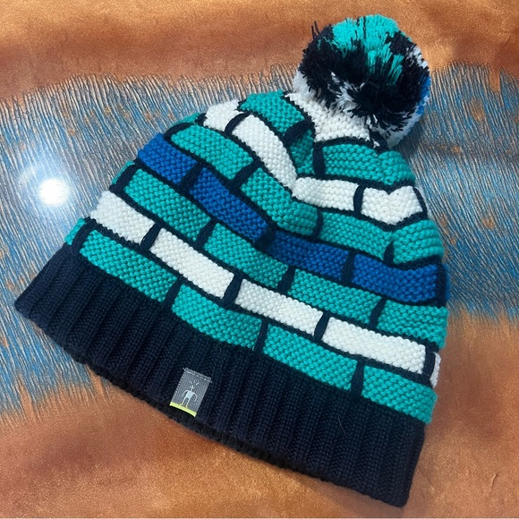 Smartwool Accessories - Smartwool Merino Wool Knit Pom Pom Beanie made in Canada blue white green